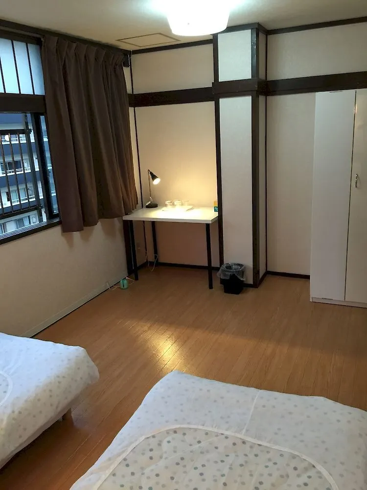 Naniwa Guest House Oszaka